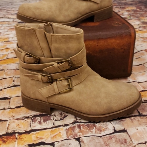 Shoes - Vegan Leather Boots 7.5 Tan